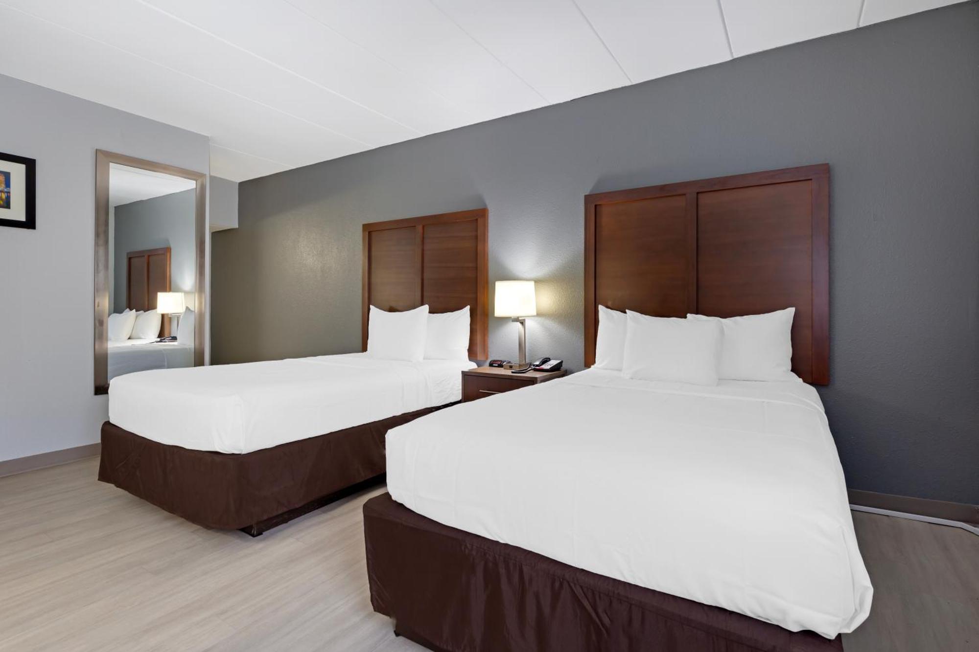 Clarion Hotel & Suites BWI Airport North Brooklyn Park Exterior photo