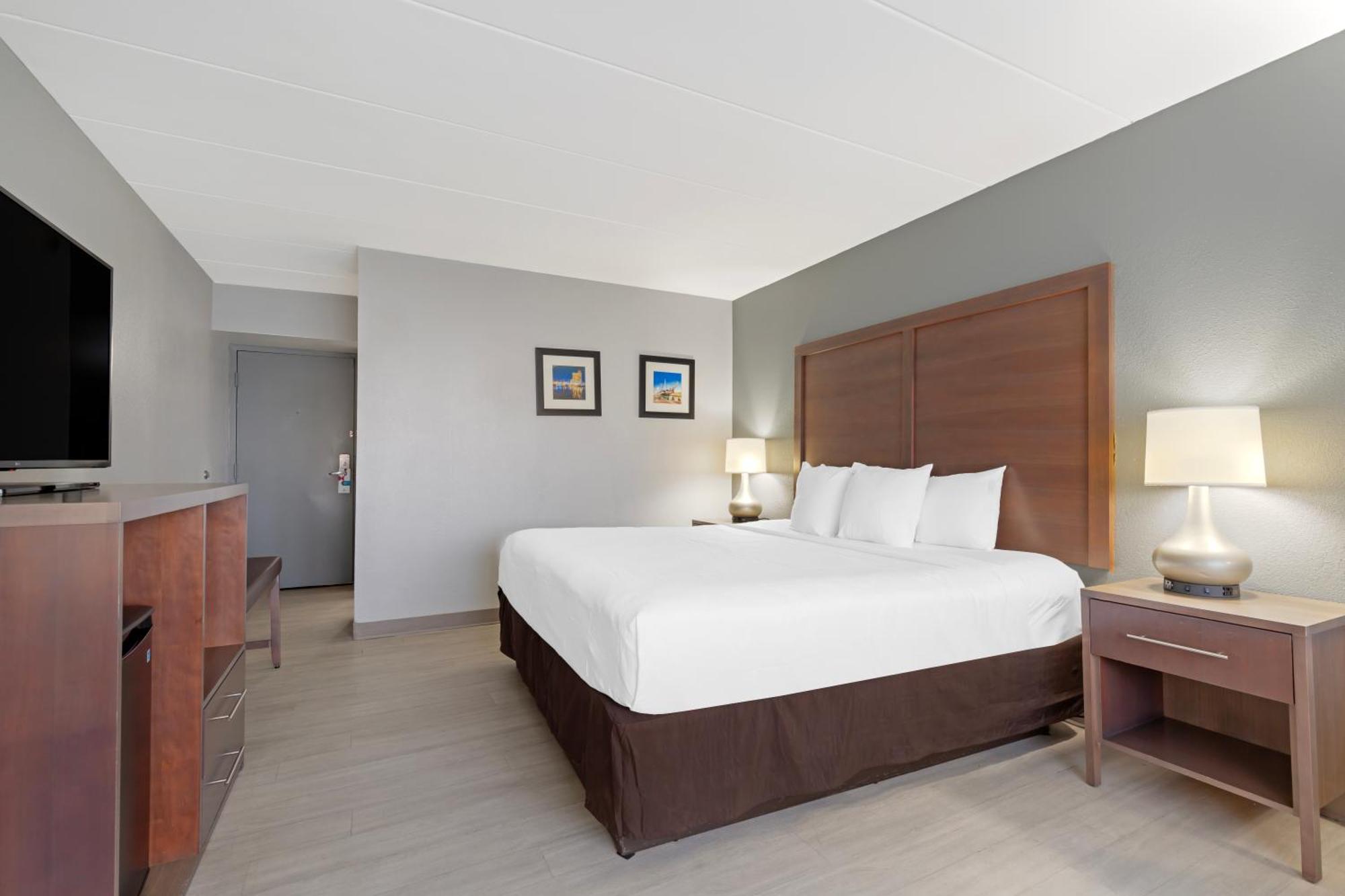 Clarion Hotel & Suites BWI Airport North Brooklyn Park Exterior photo