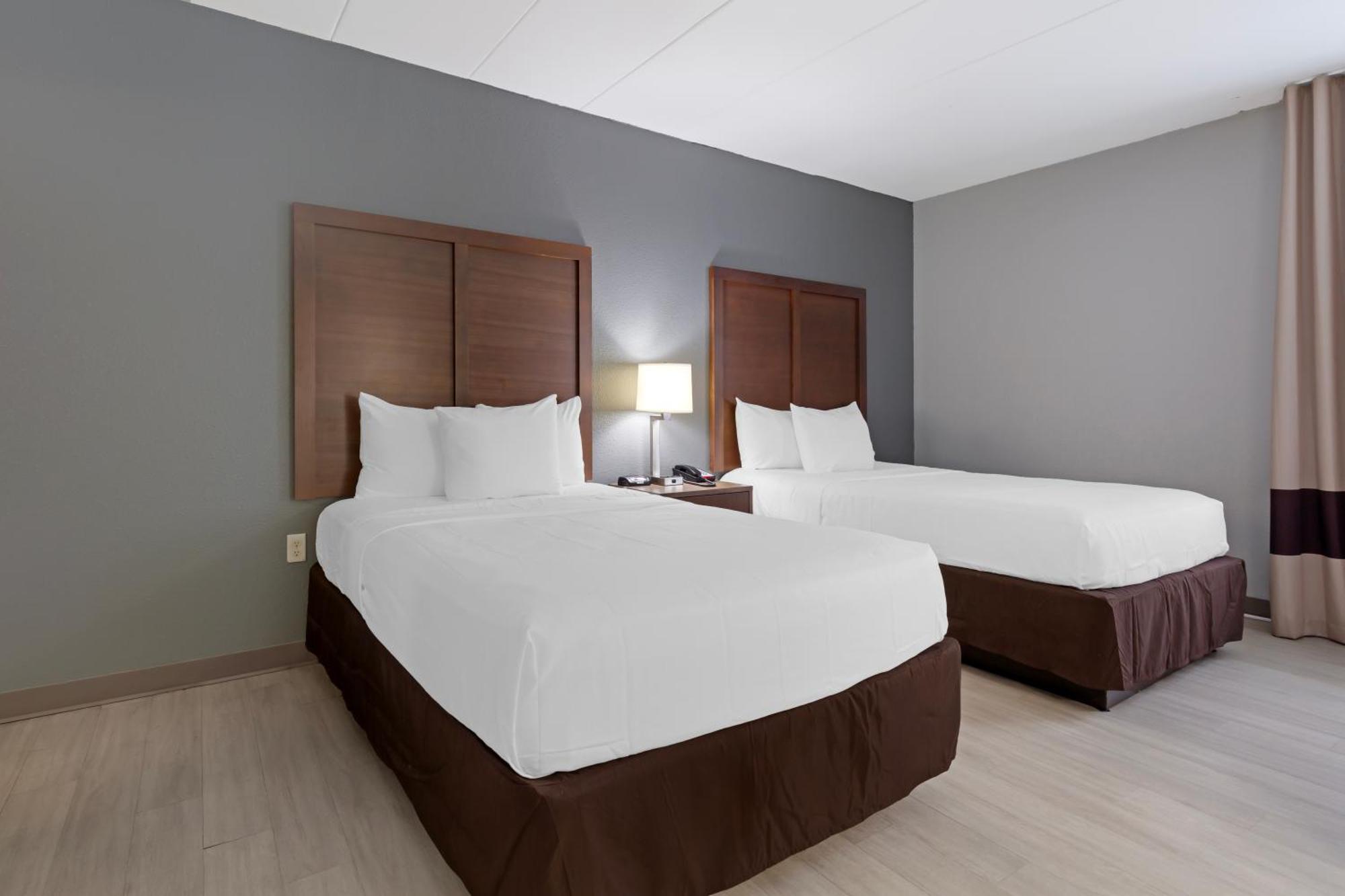Clarion Hotel & Suites BWI Airport North Brooklyn Park Exterior photo