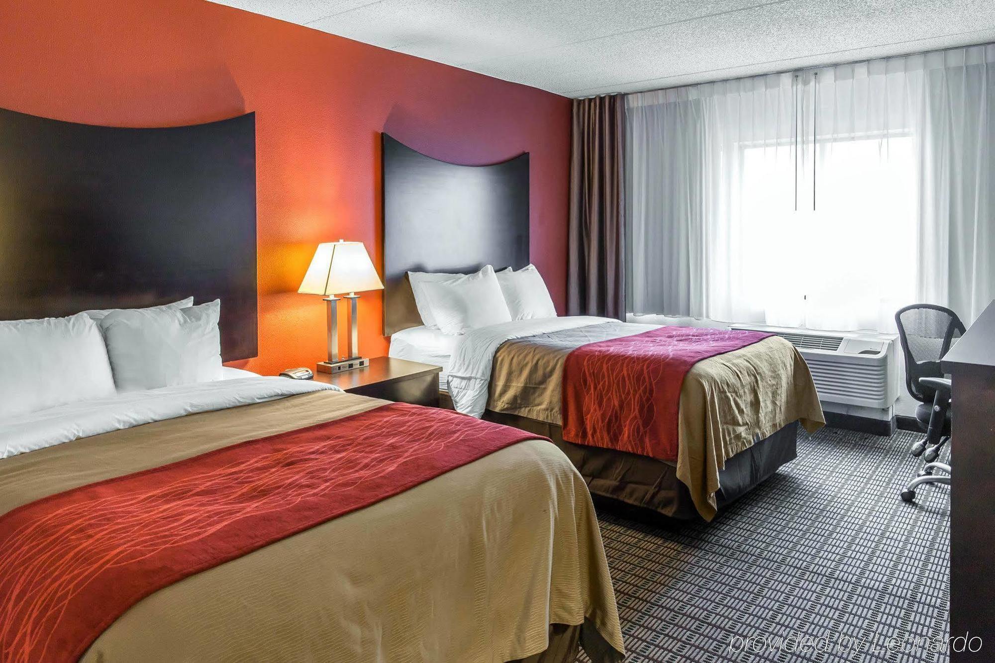 Clarion Hotel & Suites BWI Airport North Brooklyn Park Exterior photo
