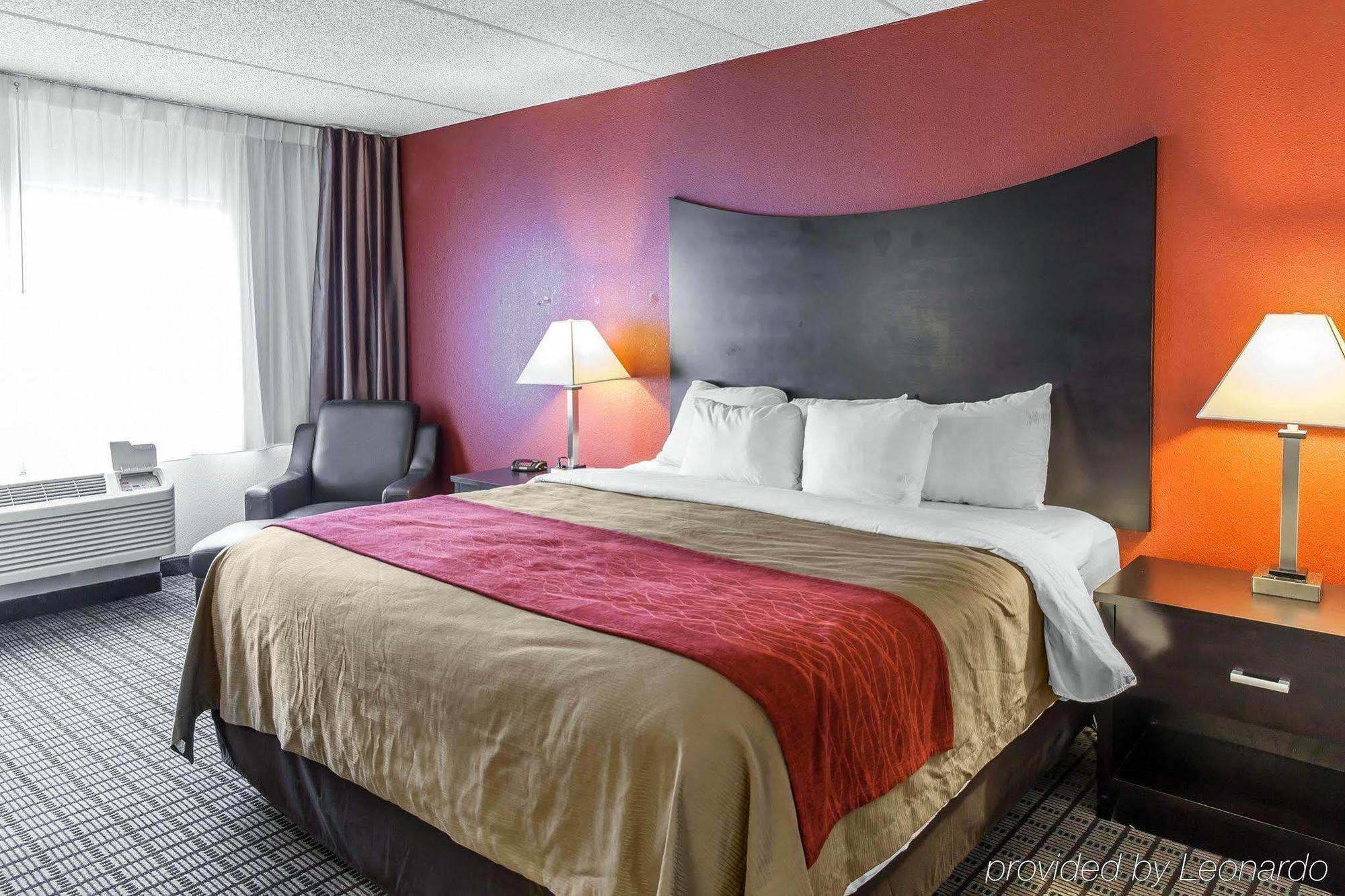 Clarion Hotel & Suites BWI Airport North Brooklyn Park Exterior photo